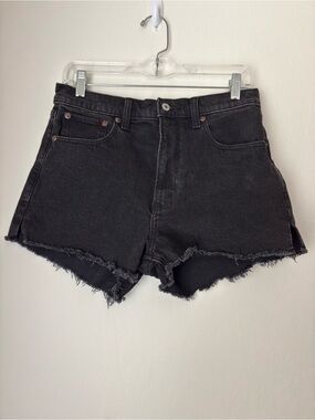 Abercrombie & Fitch The Mom Short High Rise Size 28/6 Raw Hem Side Slit Festival